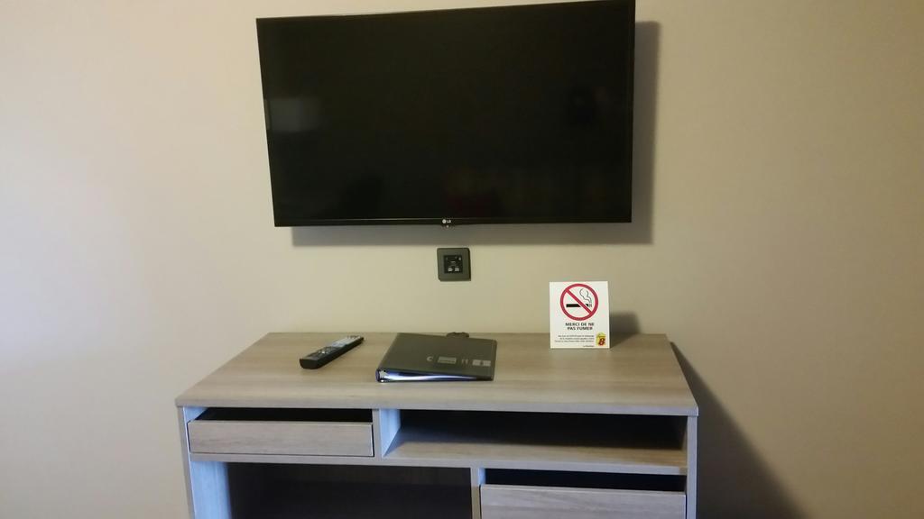 ซูเปอร์ 8 บาย วินด์แฮม เมาน์ ลอเรียร์ Hotel มองต์-ลอริเยร์ ภายนอก รูปภาพ