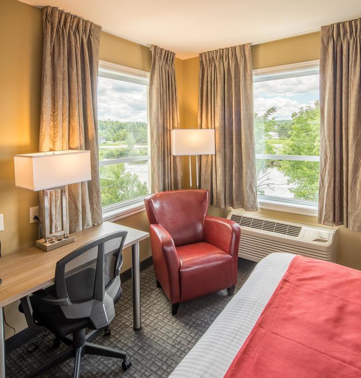 ซูเปอร์ 8 บาย วินด์แฮม เมาน์ ลอเรียร์ Hotel มองต์-ลอริเยร์ ภายนอก รูปภาพ