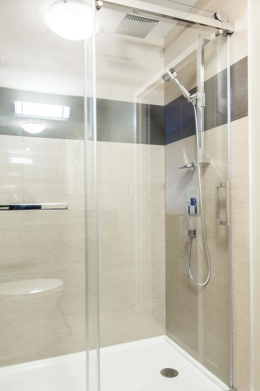 ซูเปอร์ 8 บาย วินด์แฮม เมาน์ ลอเรียร์ Hotel มองต์-ลอริเยร์ ภายนอก รูปภาพ