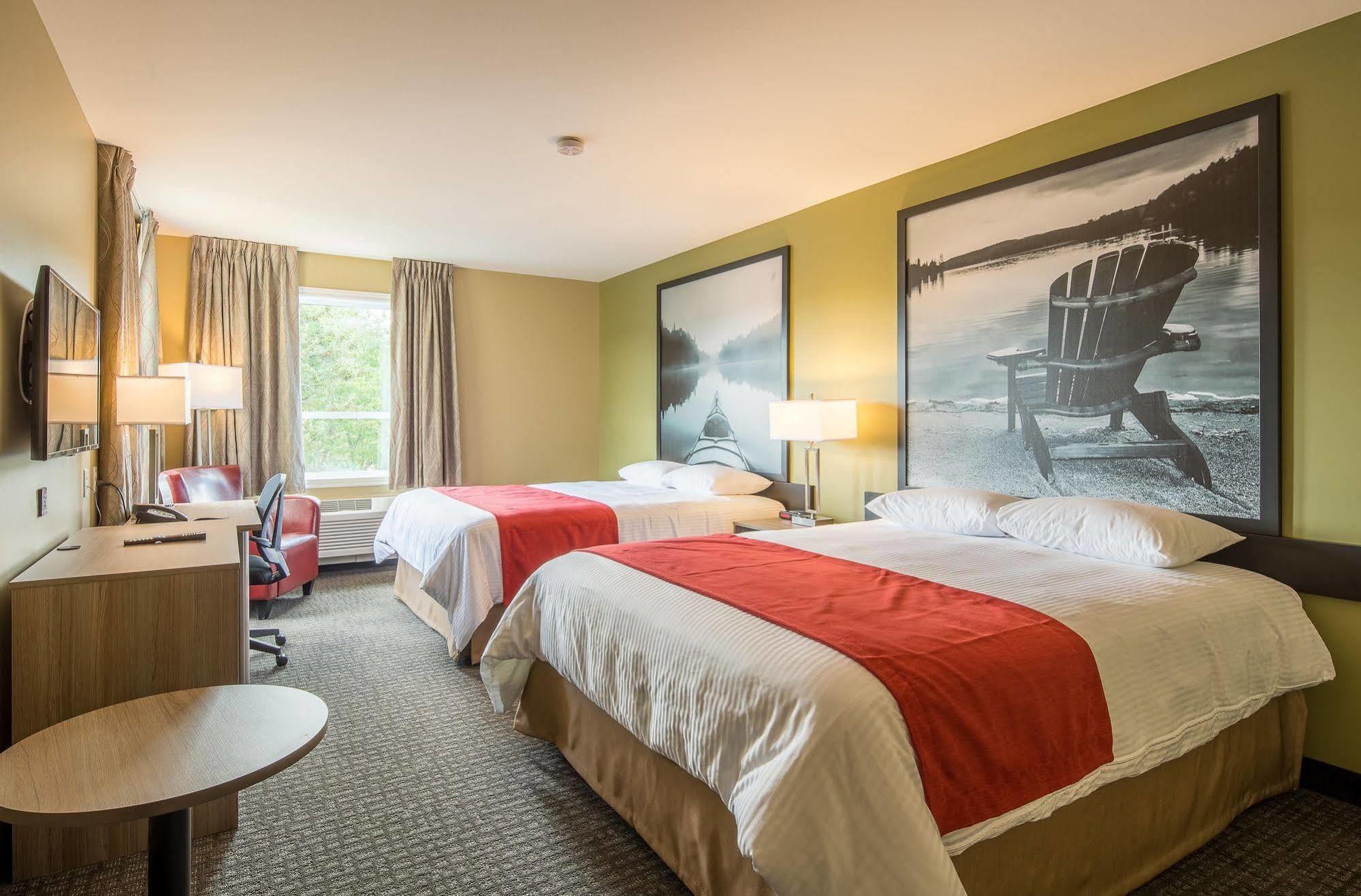 ซูเปอร์ 8 บาย วินด์แฮม เมาน์ ลอเรียร์ Hotel มองต์-ลอริเยร์ ภายนอก รูปภาพ