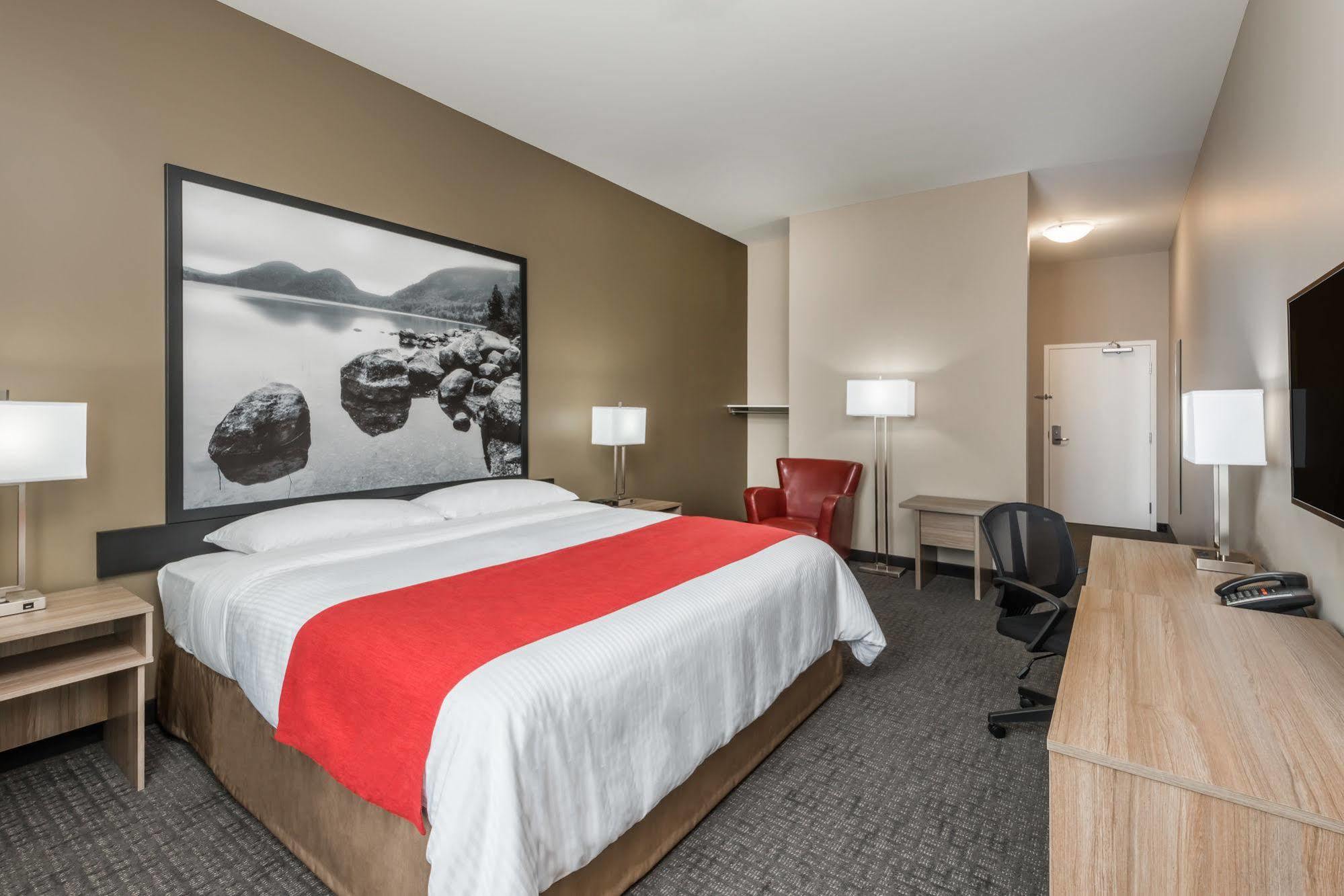 ซูเปอร์ 8 บาย วินด์แฮม เมาน์ ลอเรียร์ Hotel มองต์-ลอริเยร์ ภายนอก รูปภาพ